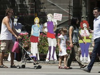 Akcija sa LGBT lutkama u centru Beograda prošla bez incidenata