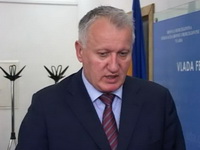 SDA nas udaljava od Evrope!