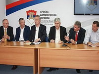 Sedmi putnik rekao da će sve blokirati do lokalnih izbora i otišao klanjati džuma namaz