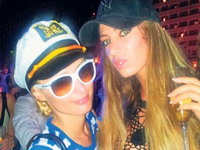 Soraja na Ibici sa Paris Hilton