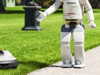 Hondin robot samostalno kosi travnjak