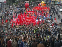 Hiljade demonstranata protiv Putina u Moskvi, predsednik nije ni propratio marš
