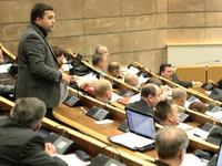 Parlament naredio Vladi da krene u naplatu dugova!