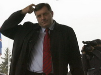 Umjesto što spletkari, Dodiku bi bolje bilo da se pozabavi problemima u RS