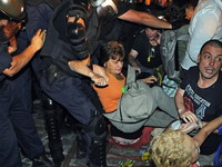 Policija razbila blokadu Parlamenta u Sofiji, 10 povrijeđenih