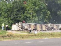 Voz sa opasnim hemikalijama iskočio iz šina u Louisiani, evakuisano 100 kuća