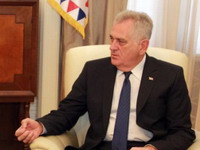 Nikolić sa ambasadorima Grčke i Kuvajta