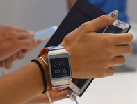 Samsung posle Galaxy Note 3 predstavio i svoj "pametni" sat