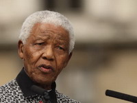 Umro Nelson Mandela