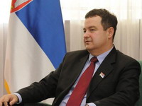Dačić: Srbija mora da traži balans