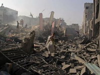 Izrael pomera vojne snage ka granici, Hamas preti