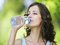 Zašto je opasno piti hladnu vodu ovih dana