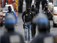Privedeno još pet osoba u vezi s napadima u Parizu