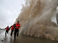 Zbog tajfuna u Japanu evakuirano pola miliona ljudi, jedna osoba poginula