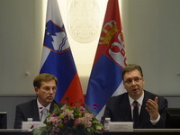 Vučić: Vojno-ekonomska saradnja sa Slovenijom