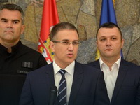 MUP uručio poziv Jeremiću, on na tviteru objavio: "Policija je došla u stan da me privede. Interesantno..."