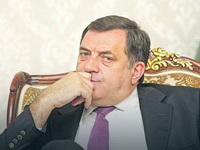 DODIK NAS UVLAČI U SUKOB SA SAD Predsednik RS testira lojalnost Srbije
