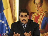 Maduro traži pomoć od pape protiv 'vojne prijetnje' SAD