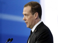 Medvedev: Rusija i Kina razmatraju uvezivanje platnih sistema