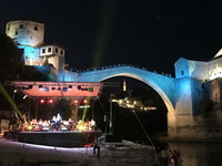 Tifa i hiljade Mostaraca na sjajnom koncertu obilježili godišnjicu obnove Starog mosta