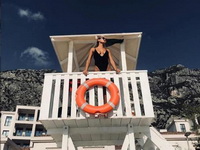 "Mala" iz spota Jale Brata: Manekenka Jelena Babić zablistala u Baywatch stilu na plaži