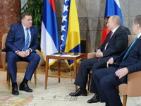 Dodik i Cvijanović na sastanku s Putinom, u pozadini i zastava BiH