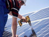 Pola para daje država: Počelo sufinansiranje ugradnje solarnih panela