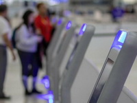 Putnici u Australiji šokirani: Obezbeđenje na aerodromu ima zakonsko pravo da im oduzme mobilne telefone i traži šifre