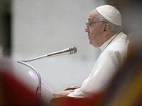 Papa Franja pozvao na hitnu pomoć