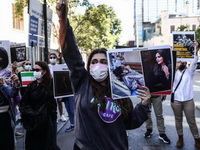 Policija nemilice ubija mlade Iranke na ulicama, one i dalje marširaju: Ne smiruju se protesti u Iranu