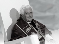 Sahranjen papa Benedikt XVI: “Neka tvoja radost bude potpuna dok slušaš njegov glas, sada i zauvek“