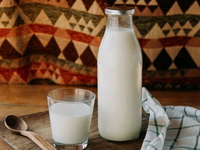 „Od 1. aprila nećemo imati kome da predamo mleko“: Poljoprivrednici traže hitnu reakciju države