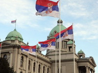 Pljušte ostavke u opštinama, Srbija sve bliža izborima