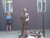 Toma Zdravković dobio spomenik u Skadarliji: „Pravo mesto za pravog“
