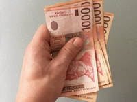 Penzije do proseka prima oko 980.000 penzionera, veće od 100.000 njih 5,2 odsto