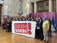 Deo opozicije koji izlazi na izbore predstavlja dalji plan delovanja: Novi slogan Biram borbu