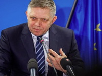 Premijer Slovačke Robert Fico ranjen nakon sednice vlade: Upucan nekoliko puta u grudi i abdomen, u životnoj je opasnosti