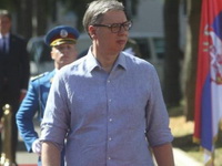 SRCE: Vučić ponizio vojsku jer je bio neprikladno obučen