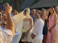 Raznežio se kada mu je draga izgovorila "Da" Detalji venčanja glumca Marka Vasiljevića u Vrbasu - slavlje na otvorenom, ljuljaju narodnjaci