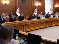 Dačić: Situacija sa požarima stabilnija, trenutno devet aktivnih, uključeno pet helikoptera